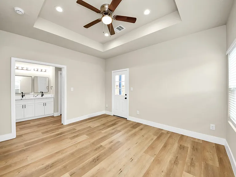 5211 Amy St #B — Photo 9