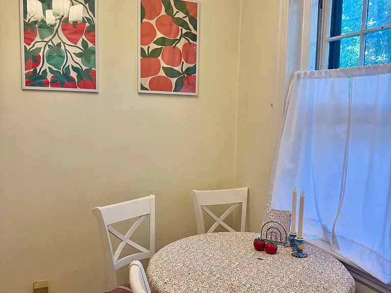 38 Linnaean St #3 — Photo 6