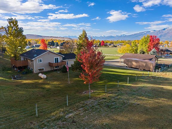 5th image of 786 Ropin Horse Ln