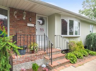 4 Fruitwood Ln, Commack, NY 11725