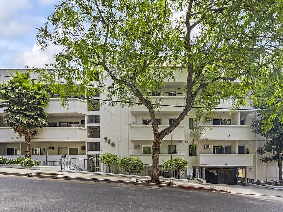 1st image of 960 Larrabee St APT 222