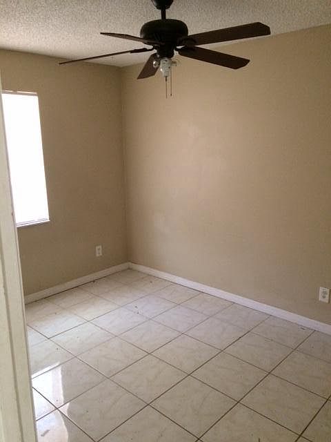 2nd image of 609 Roger Williams Rd