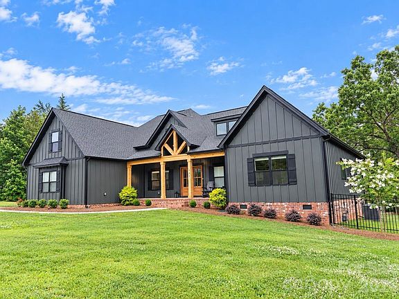 2nd image of 501 Edmunds Ln