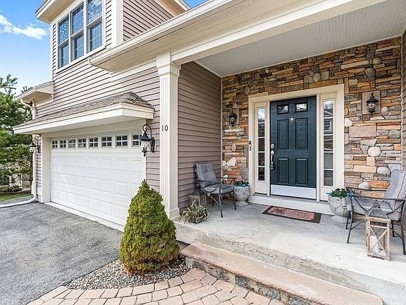 3rd image of 10 White Cedar Dr #10