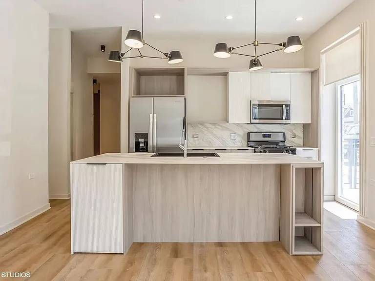 3154 N Tripp Ave #305A — Photo 17