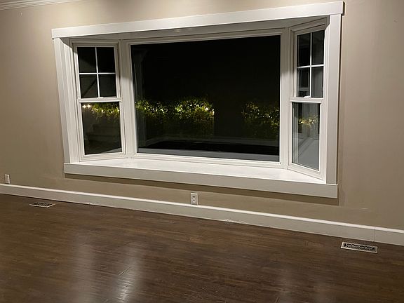 5th image of 2704 E Blue Spruce Dr