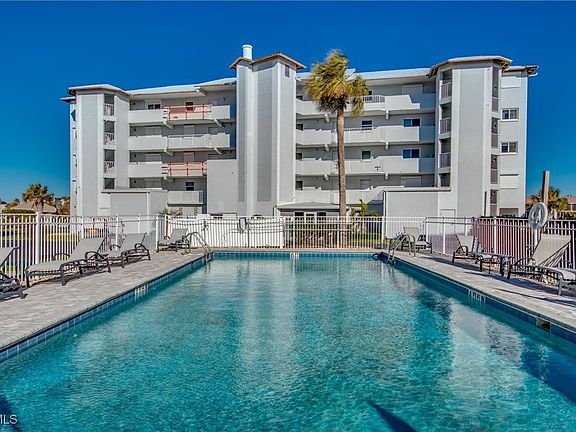 3rd image of 4571 Bay Beach Ln #Penthouse 471