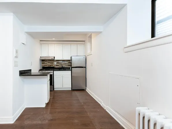 32 Cornelia Street image 3 of 13