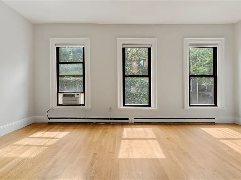 182 W Brookline St #3 — Photo 5