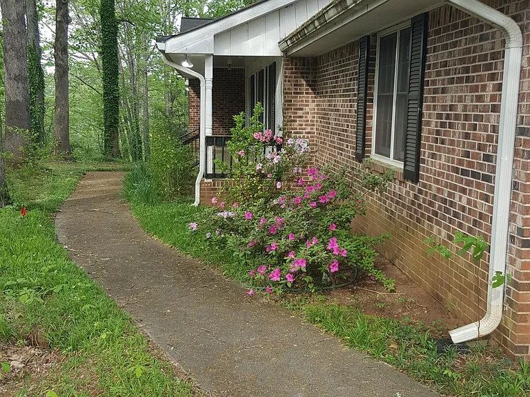 1032 Williamsburg Ct — Photo 18