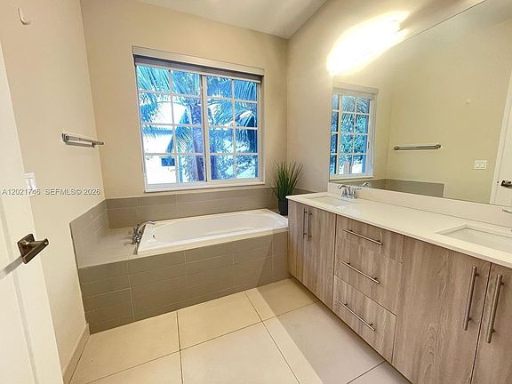 4th image of 170 Estates Dr #7