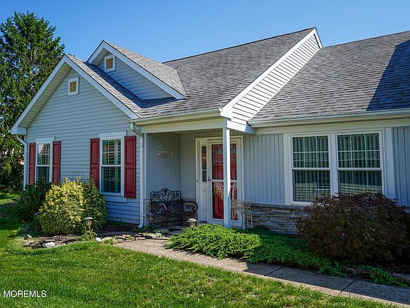2nd image of 2476 Spring Hill Drive