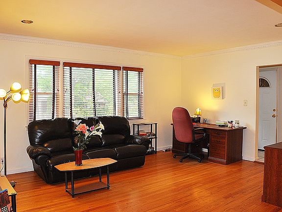 3rd image of 6117 215th St