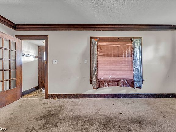 4th image of 845 Dayton St