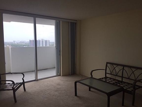 5th image of 2750 NE 183rd St #27