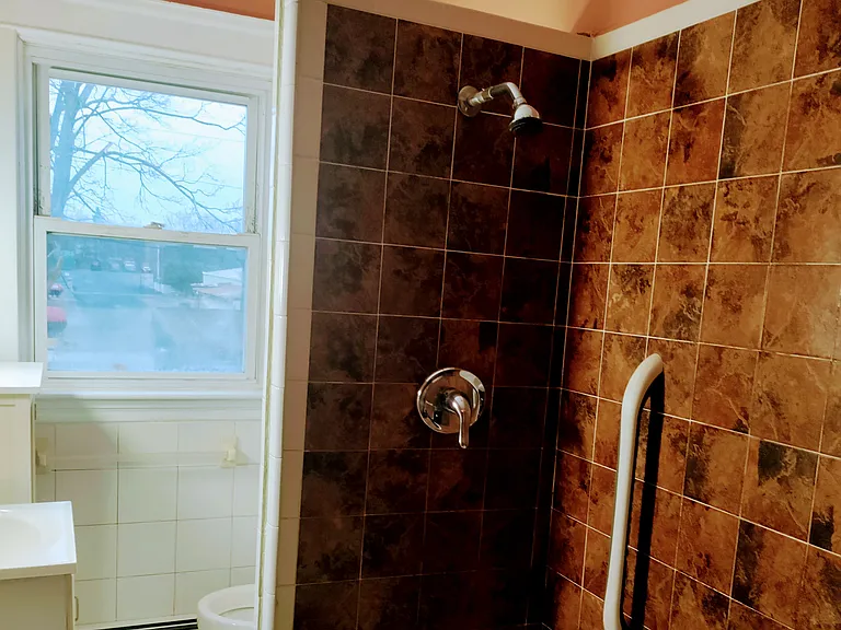 1 Lonsdale Ave #2 — Photo 1