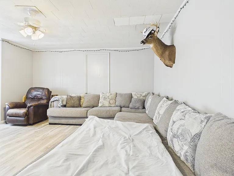 323 Jackson St — Photo 5