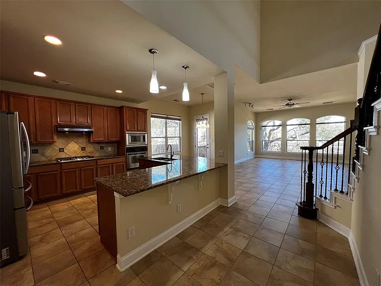 15224 Interlachen Dr — Photo 8