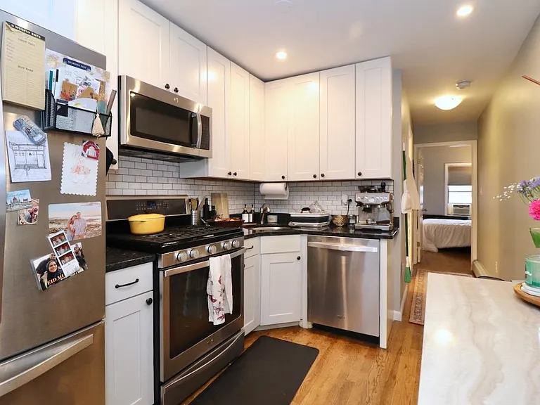 553 Jersey Ave #4R — Photo 9