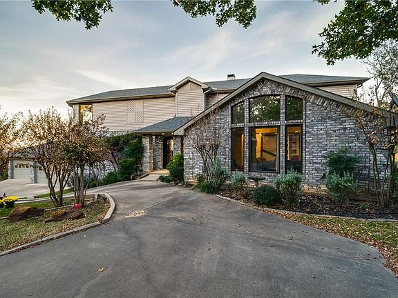 3rd image of 120 Eagleview Cir