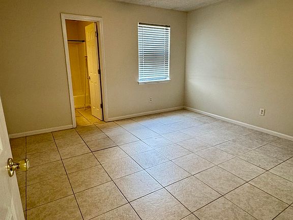 5th image of 223 Wyndham Cir #B