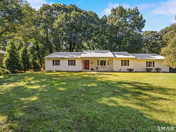 2nd image of 116 Summit Road