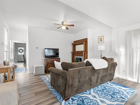 3rd image of 341 Short St