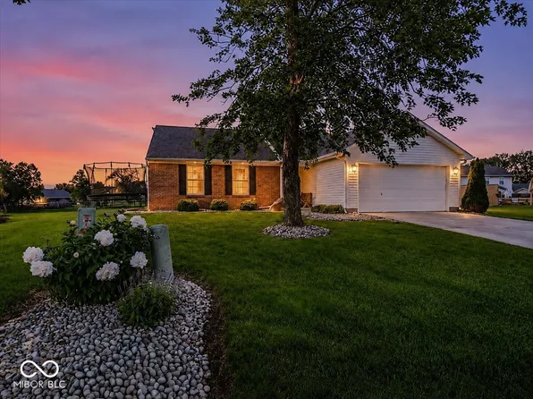 106 Kensington Ct, Pittsboro, IN 46167
