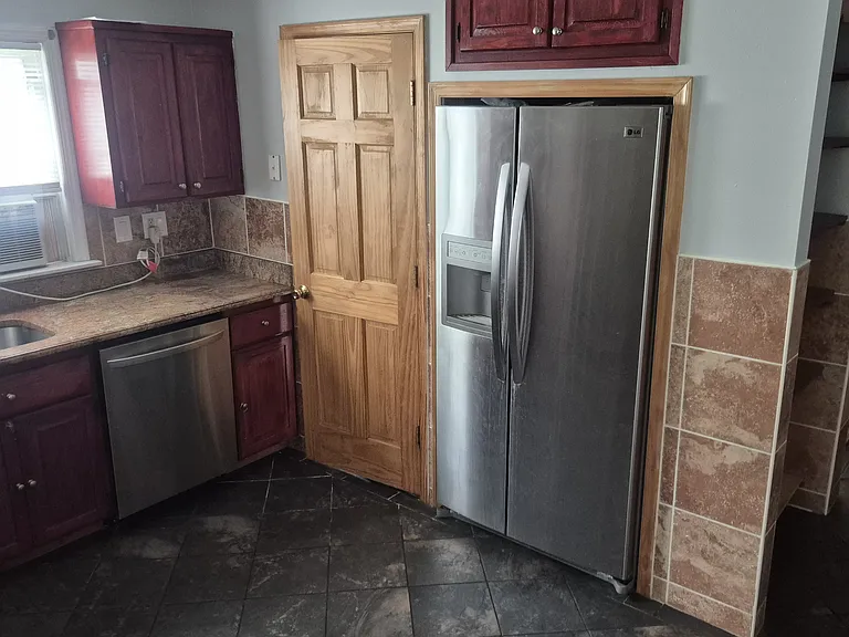 18-20 Somerville Rd #1 — Photo 6