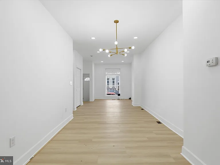 2567 W Baltimore St — Photo 4
