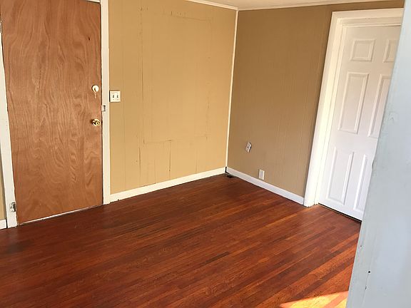 3rd image of 1419 W Oakland Ave