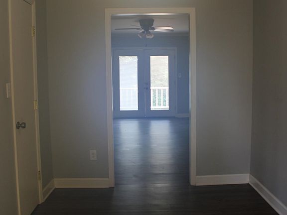 4th image of 207 Martin Dr