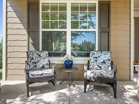 2nd image of 3846 English Oak Dr SW