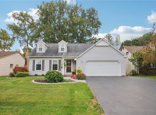 245 Pebbleview Dr, Rochester, NY 14612