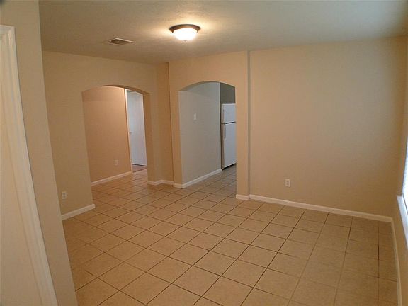 4th image of 7103 Muddobber Ln