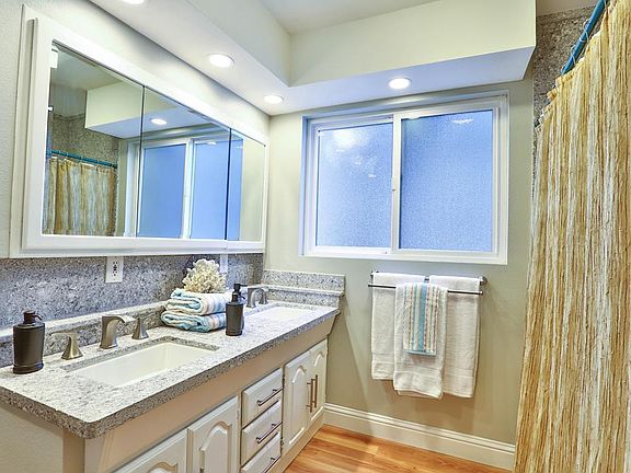 5th image of 2064 Randolph Dr