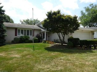 30322 Overlook Dr, Wickliffe, OH