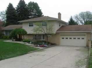 2460 Kathleen Dr, Monroe, MI 48162