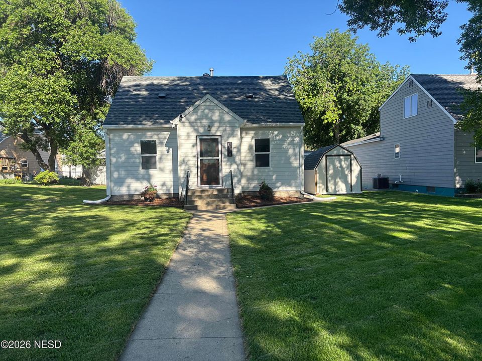 1st image of 308 7th St SE