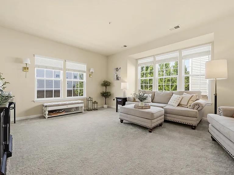 601 Pointe View Dr — Photo 26