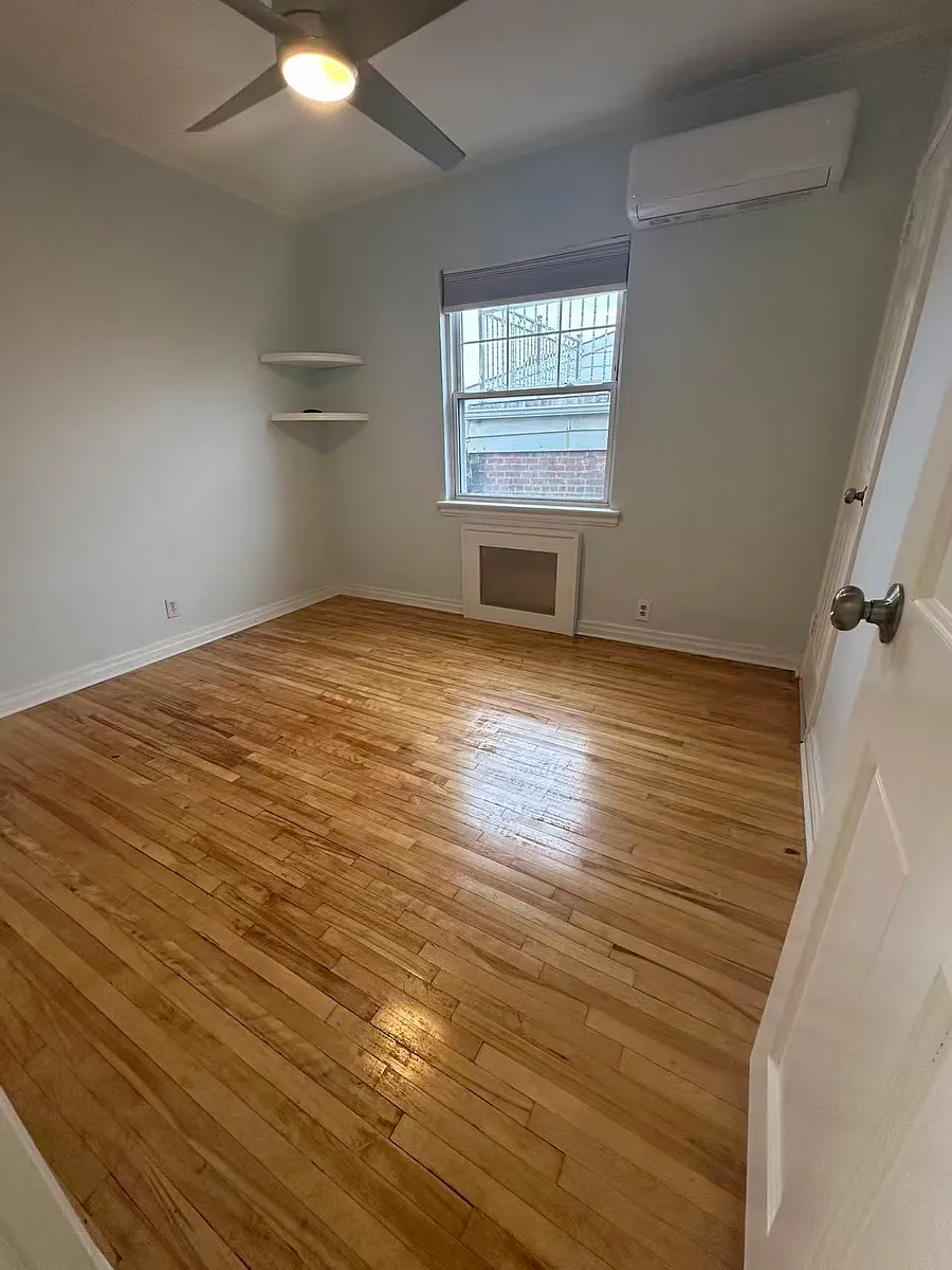 Building Photo - 48-04 189th St #1