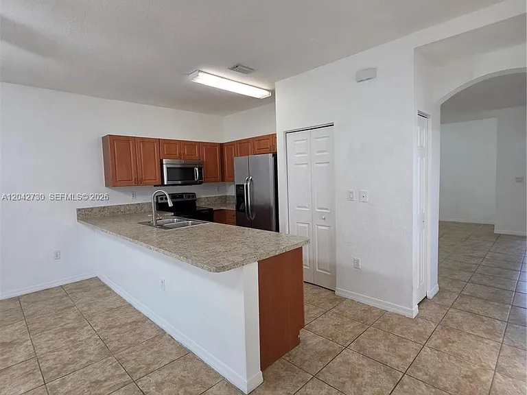 4906 SW 141st Ave #4 — Photo 9