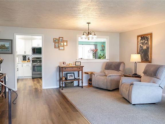 5th image of 15 Virginia Manor Rd