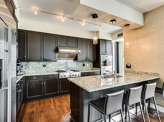 3rd image of 1201 S Prairie Ave APT 3501