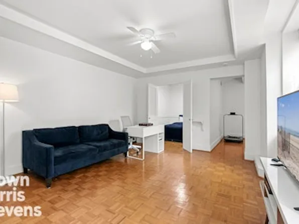 863 Riverside Drive image 19 of 21