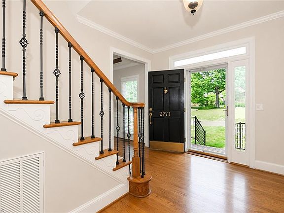 3rd image of 2713 Saint Andrews Ct