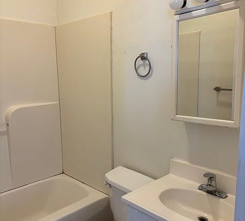 5th image of 105 E Main St #105