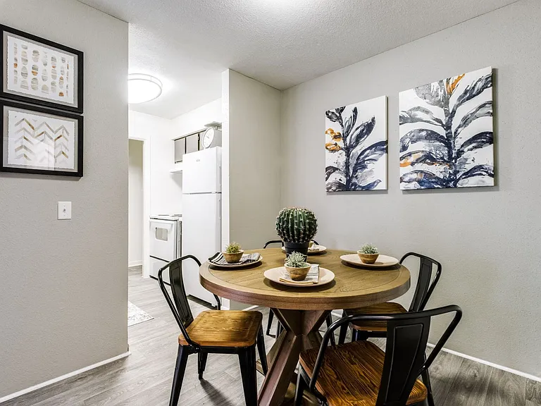 Biltmore Park Apartments — Photo 12