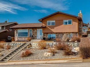 468 NE Norfolk Way NW, Calgary, AB T2K5R1