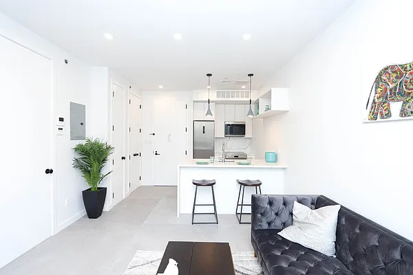 Rented by Blue Egg Realty Corp | media 22